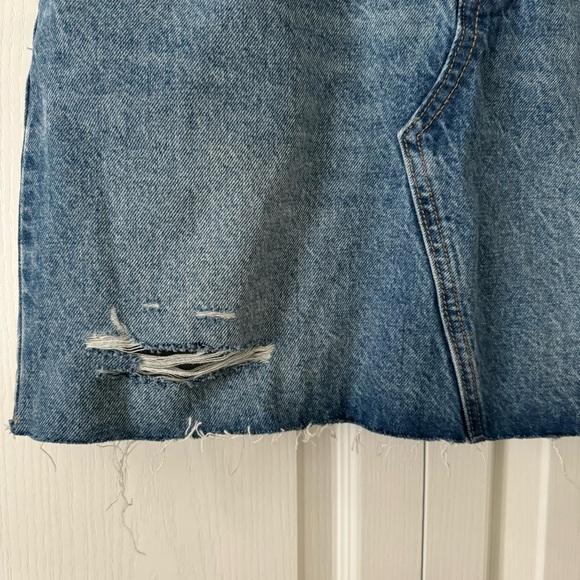 Old Navy Higher High-Waisted Button-Fly O.G. Straight Mini Jean Skirt Size 12 - Picture 5 of 11